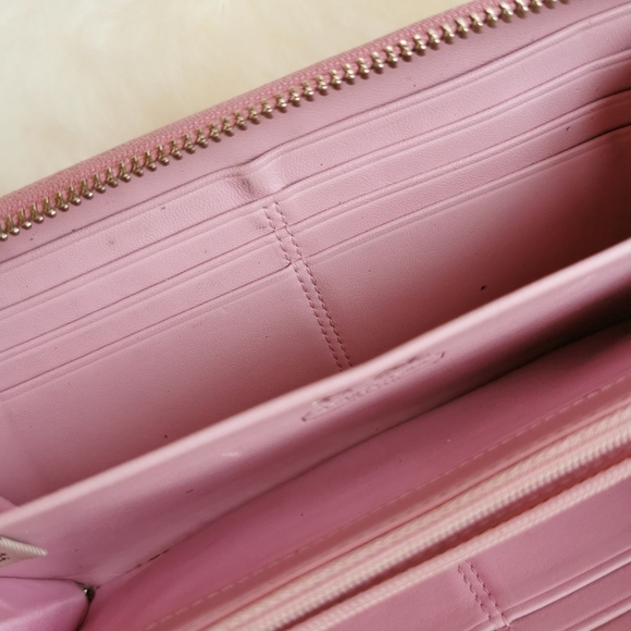 Coach Wallet - Picture 7 of 9